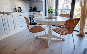 The Corner Luxe Apartment